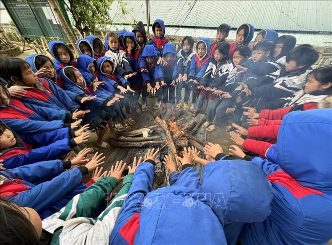 Không khí lạnh tăng cường, vùng núi Bắc Bộ có nơi xuống dưới 10 độ C