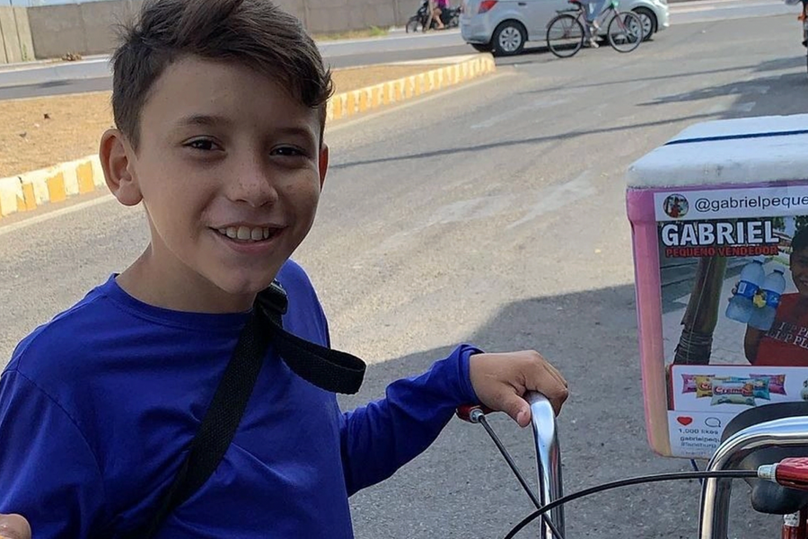 Cậu bé mua được nhà 'nhờ' bị tịch thu xe bán nước rong