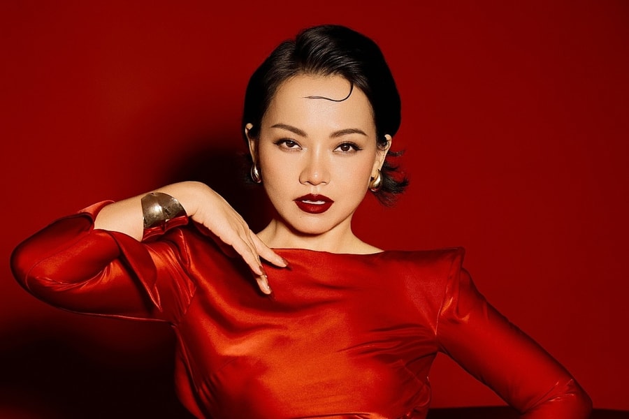 Thái Thùy Linh hát bolero phối jazz