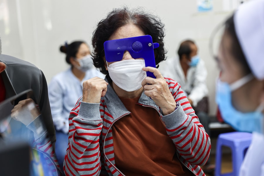 TP HCM rà soát người trên 65 tuổi để cấp thẻ BHYT miễn phí