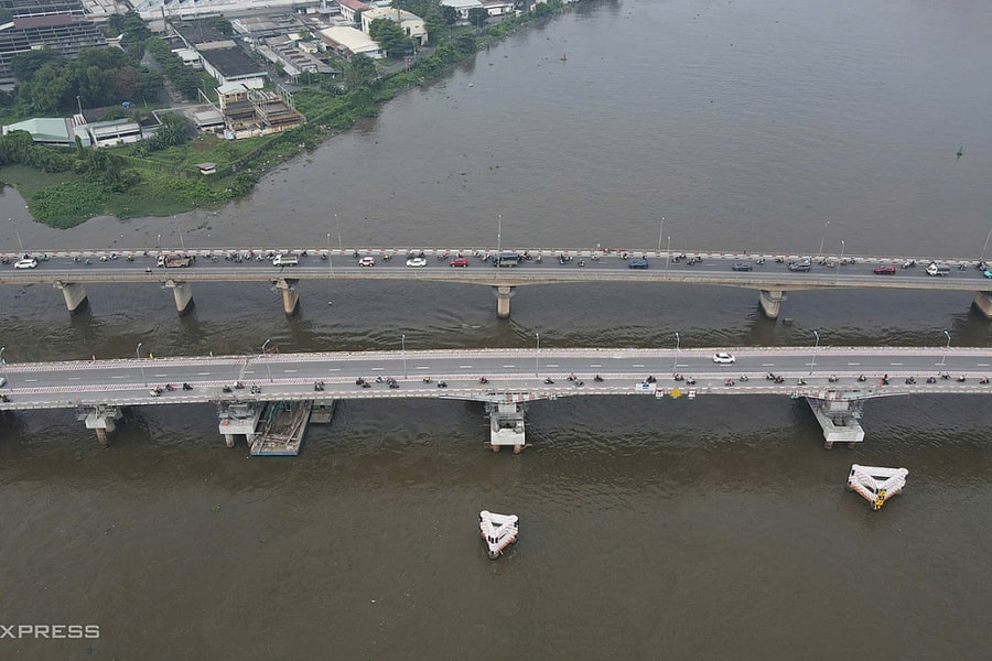 Cầu Bình Triệu cho ôtô chạy sau nâng cao hơn một mét