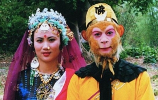 Hôn nhân viên mãn của Lục Tiểu Linh Đồng và 'hoàng hậu Thiên Trúc'