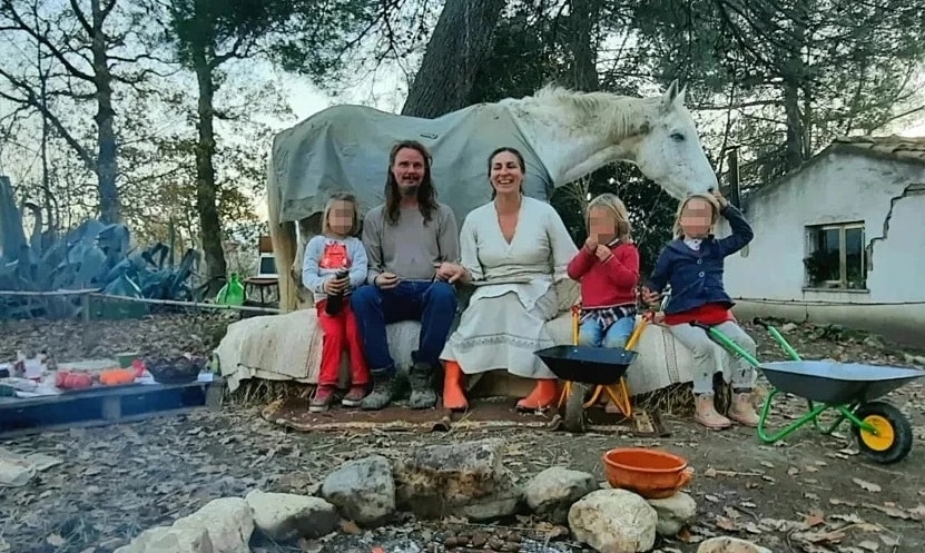 Tòa án Italy hứng chỉ trích vì ngăn cặp vợ chồng nuôi 3 con trong rừng