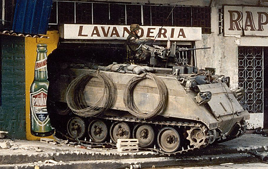 Chiến dịch của Mỹ bức hàng tư lệnh Panama năm 1990