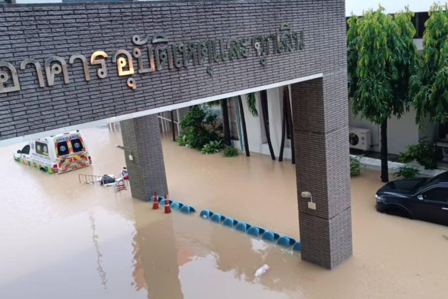 Bệnh viện Thái Lan ngập trong lũ lịch sử, đối mặt nguy cơ thiếu oxy