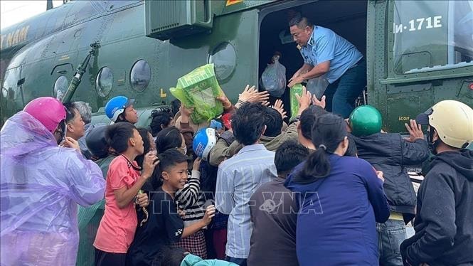 Hơn 2.088 tỷ đồng đăng ký ủng hộ đồng bào vùng lũ