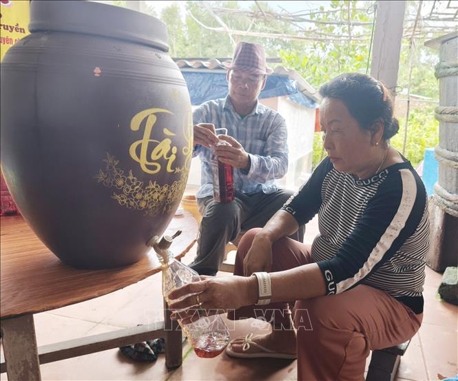 Nước mắm Cửa Khe, làng nghề truyền thống vươn ra 'biển lớn' ​