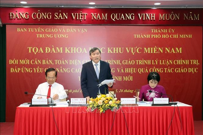 Đổi mới giáo trình lý luận chính trị phù hợp yêu cầu của kỷ nguyên số