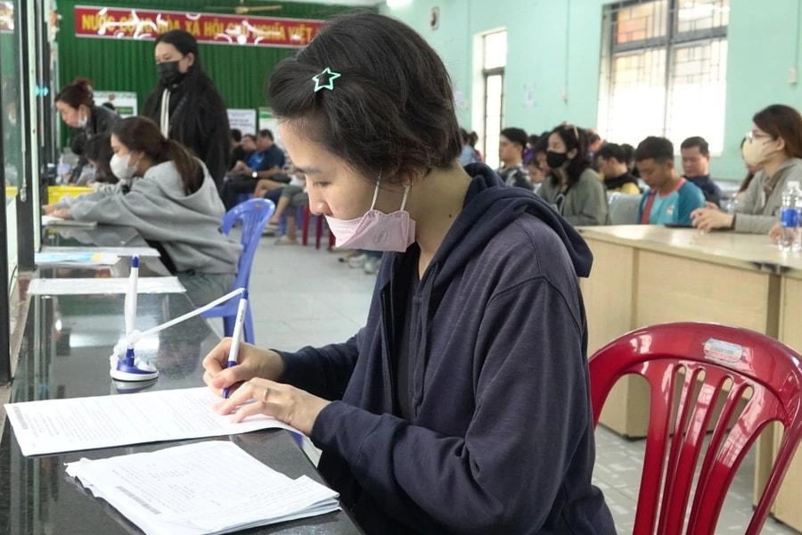 Năm 2026, người lao động có thể nhận hơn 318 triệu đồng trợ cấp thất nghiệp