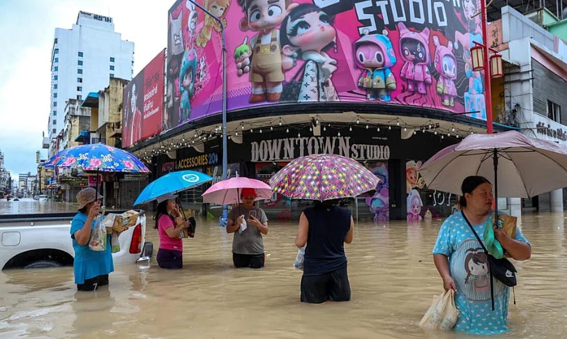 Hàng nghìn du khách mắc kẹt tại Thái Lan vì lũ lụt