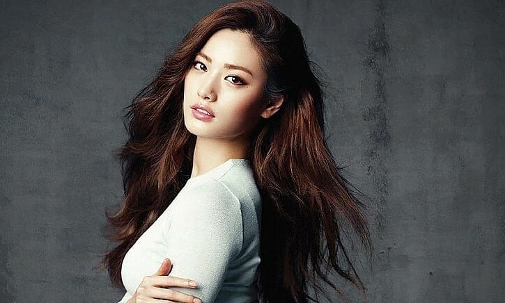 'Sao đẹp nhất thế giới' khống chế kẻ trộm