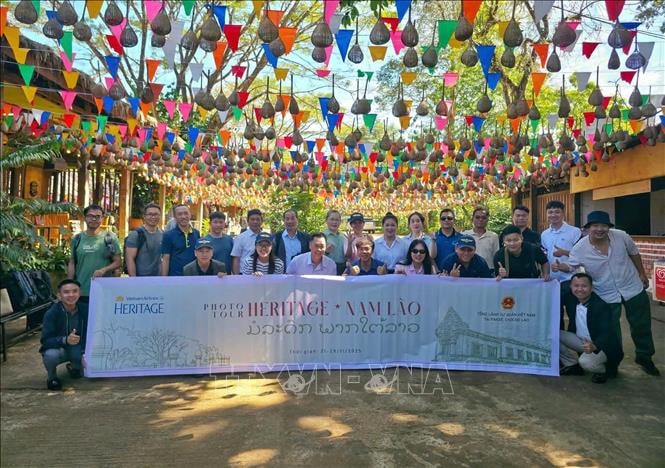 'Photo tour' - Hành trình vun đắp hợp tác văn hóa Việt Nam - Lào