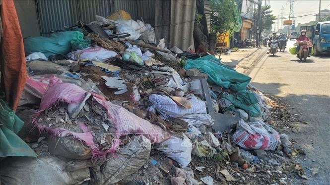 Nỗi ám ảnh bãi rác lộ thiên