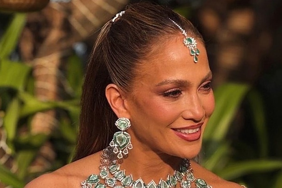 Thù lao hát đám cưới của dàn nghệ sĩ Hollywood