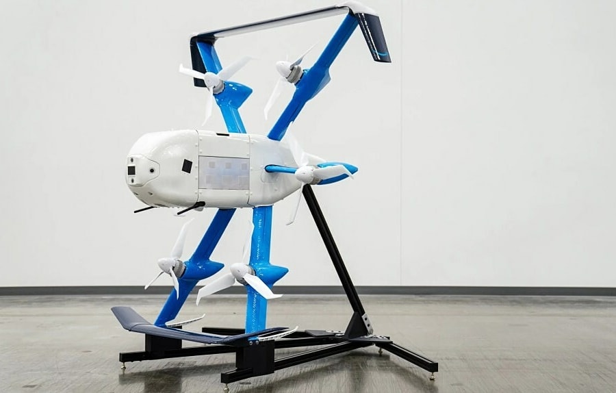 Drone giao hàng làm đứt cáp Internet