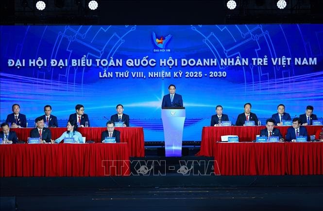 Thủ tướng Phạm Minh Chính: Doanh nghiệp, doanh nhân trẻ thi đua 6 nhất