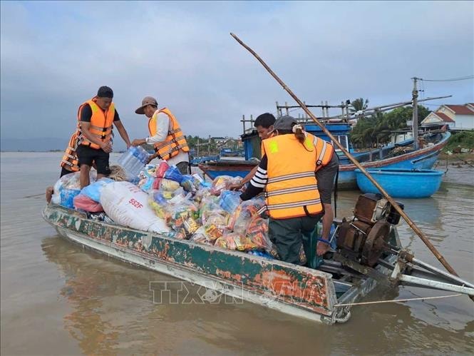 Cộng đồng quốc tế hỗ trợ Việt Nam gần 16 triệu USD khắc phục hậu quả thiên tai