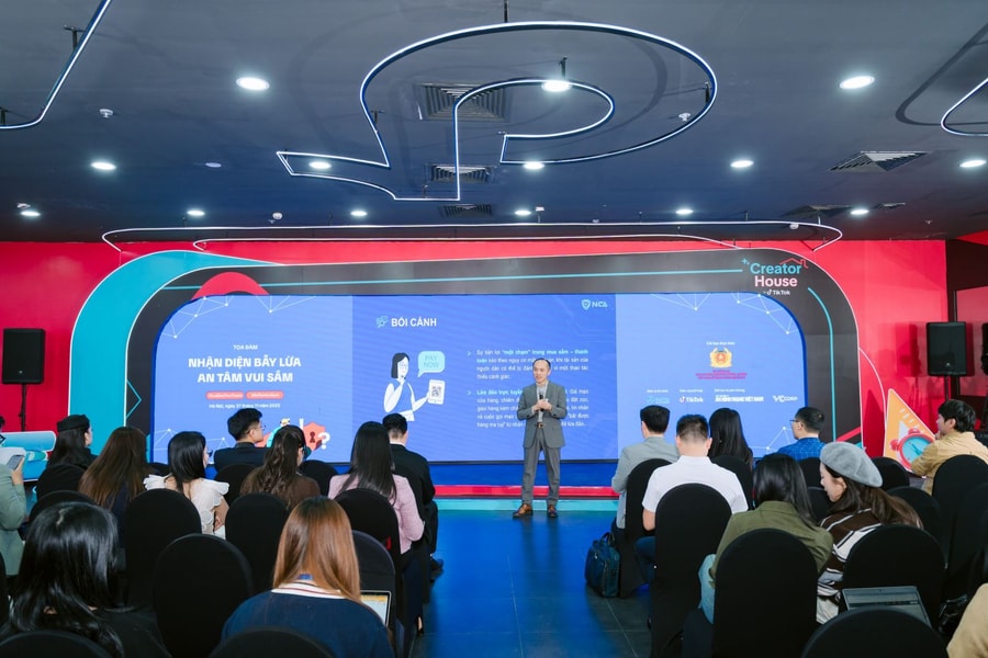 Cảnh báo bẫy lừa cuối năm: Nhận diện chiêu giả mạo khi mua sắm online