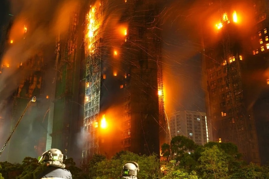 Vụ cháy chung cư 44 người chết: Vì sao Hong Kong vẫn dùng giàn giáo tre?