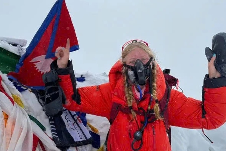 Cô gái 17 tuổi chinh phục Everest, kể chuyện tế nhị ở độ cao tử thần