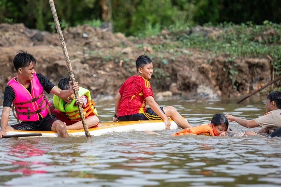Khu du lịch miền Tây đón khách đột biến nhờ... cho khách tắm đồng