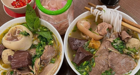 'Thuê mặt bằng 20 triệu để bán mỗi ngày 14 tô bún'