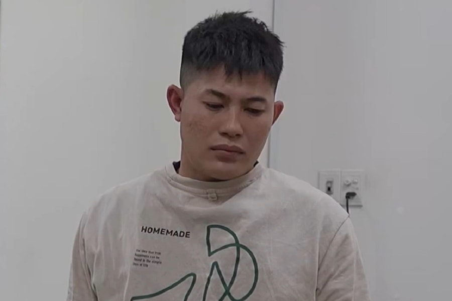 Cha bị bắt sau khi ôm hai con nhảy cầu