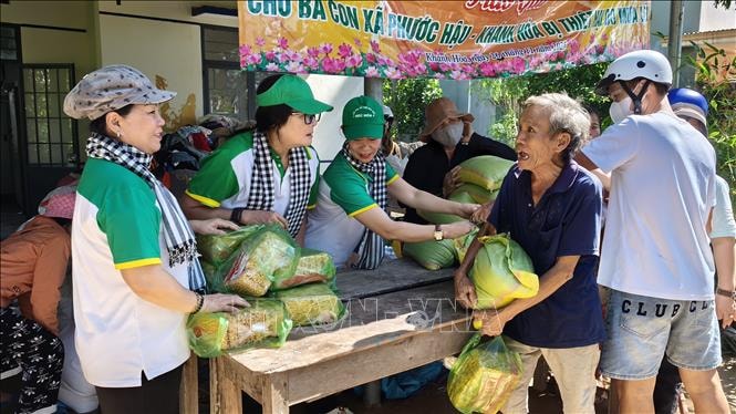 Trong tâm cơn 'đại hồng thủy'- Bài 4: Giúp người dân đứng dậy sau lũ dữ