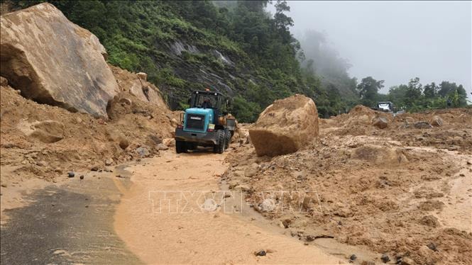 Mưa lũ miền Trung - Tây Nguyên: Vẫn còn 15 vị trí bị ách tắc