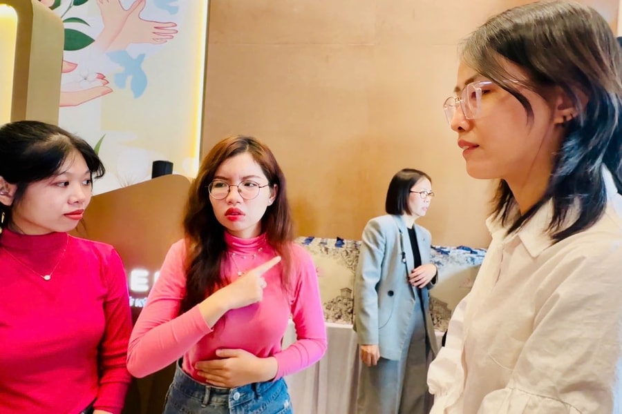 Khi ngôn ngữ ký hiệu không còn là rào cản trong giao tiếp và việc làm