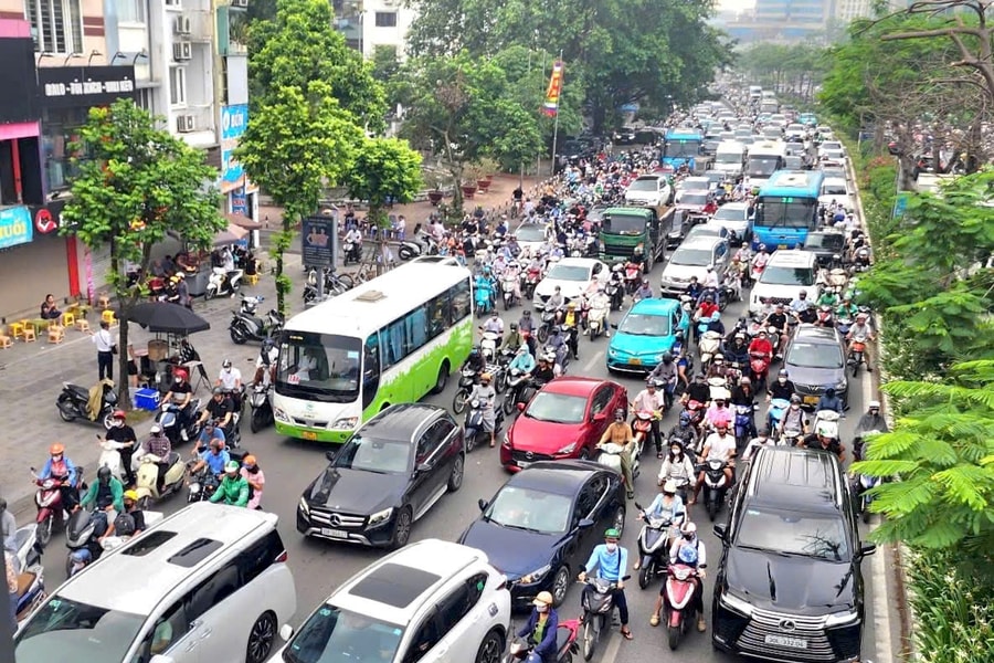 Ý kiến người dân, chuyên gia xung quanh hạn chế xe xăng trong vành đai 1 Hà Nội theo giờ
