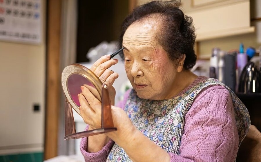 Công thức trường thọ của chuyên gia làm đẹp 102 tuổi