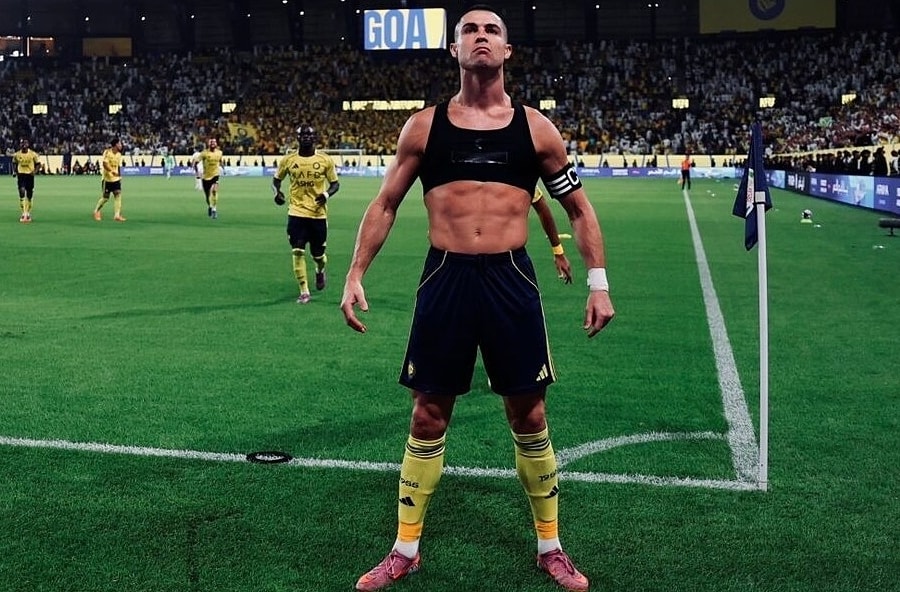 Thái tử Arab Saudi: 'Chỉ Ronaldo đáng đồng tiền bát gạo'