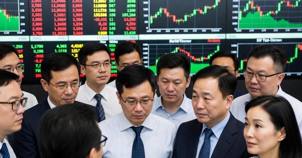 VN-Index lên sát 1.700 điểm, tỉ phú Phạm Nhật Vượng vào tốp 98 người giàu nhất thế giới