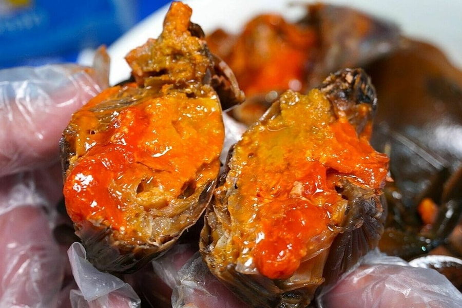 Đặc sản cua gạch 'ủ' nước mắm giá gần triệu đồng mỗi kg