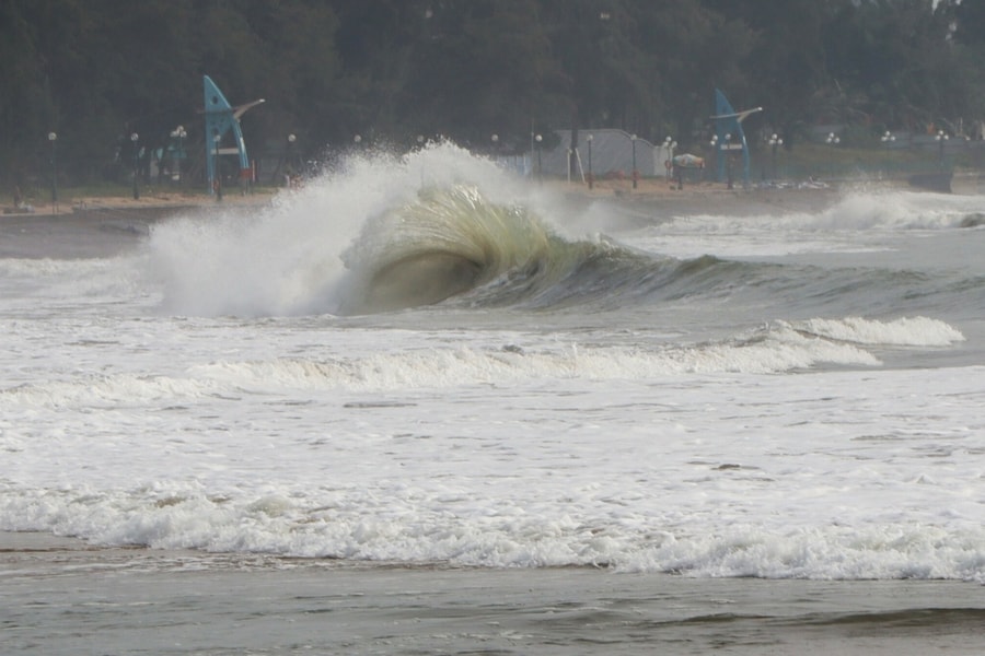 Du khách Nga tử vong khi tắm biển Mũi Né