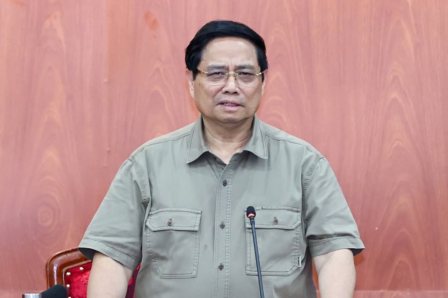 Thủ tướng: 'Thần tốc tái thiết vùng lũ trước Tết'