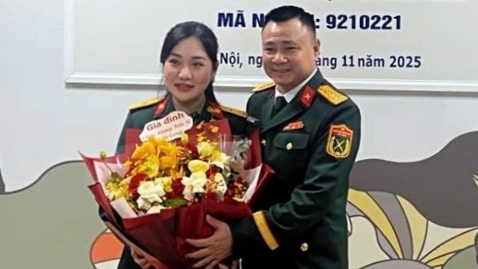 Nghệ sĩ Tự Long bảo vệ thành công luận án Tiến sĩ