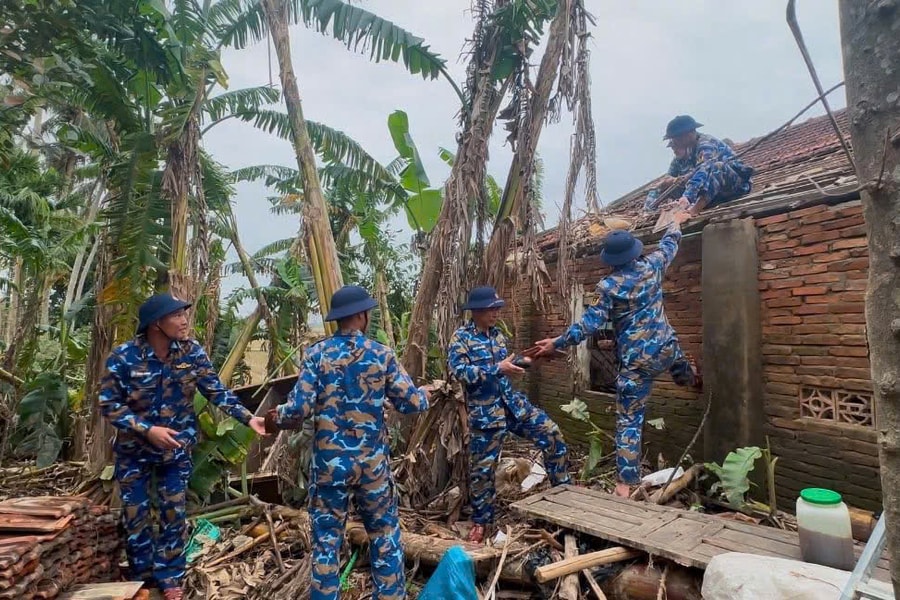 Giúp dân khắc phục hậu quả thiên tai là nhiệm vụ chính trị hàng đầu