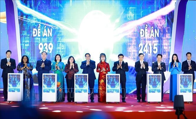 Thủ tướng Phạm Minh Chính: Phụ nữ Việt Nam thi đua khởi nghiệp, tham gia chuỗi cung ứng toàn cầu