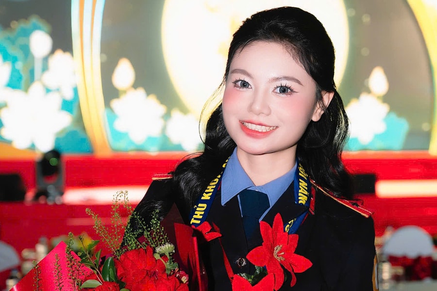 Thủ khoa được đặc cách vào Viện Kiểm sát từng suýt bỏ học