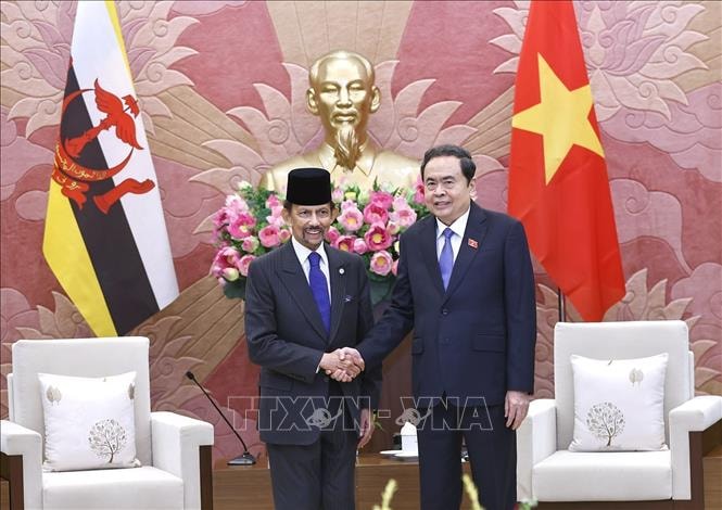 Chủ tịch Quốc hội Trần Thanh Mẫn hội kiến Quốc vương Brunei