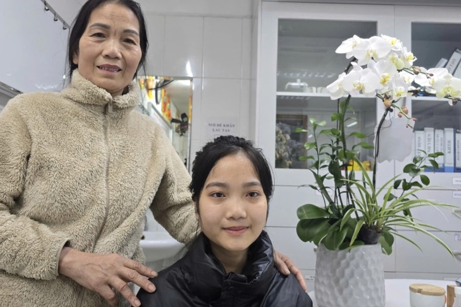 Từ giọt nước mắt nơi giường bệnh đến nụ cười hạnh phúc của cô gái 23 tuổi