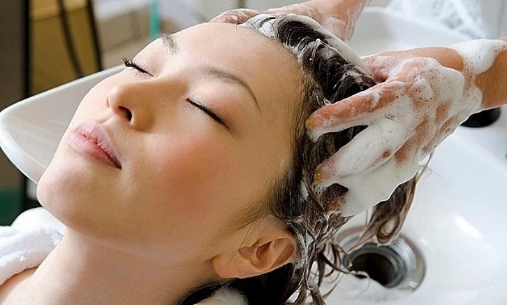 4 thời điểm không nên gội đầu