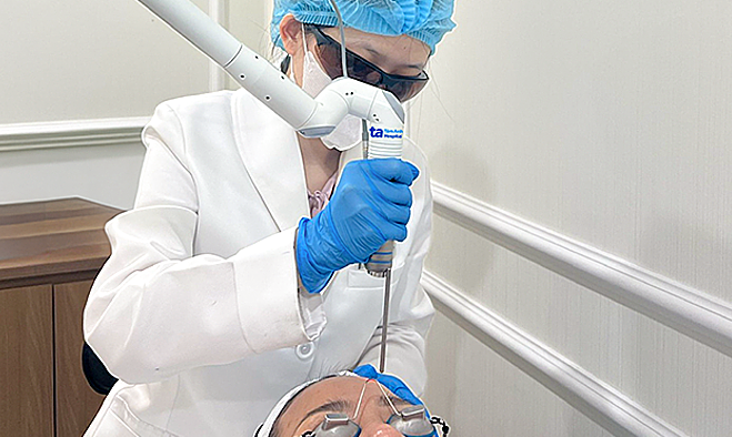 Mặt đen sạm do dị ứng mỹ phẩm