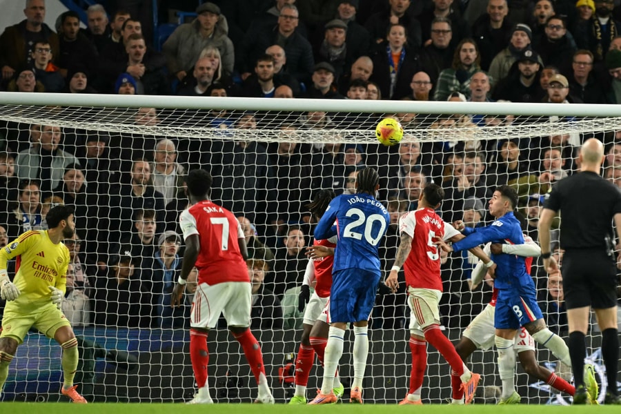 Khi Chelsea dùng bóng chết để chống lại Arsenal