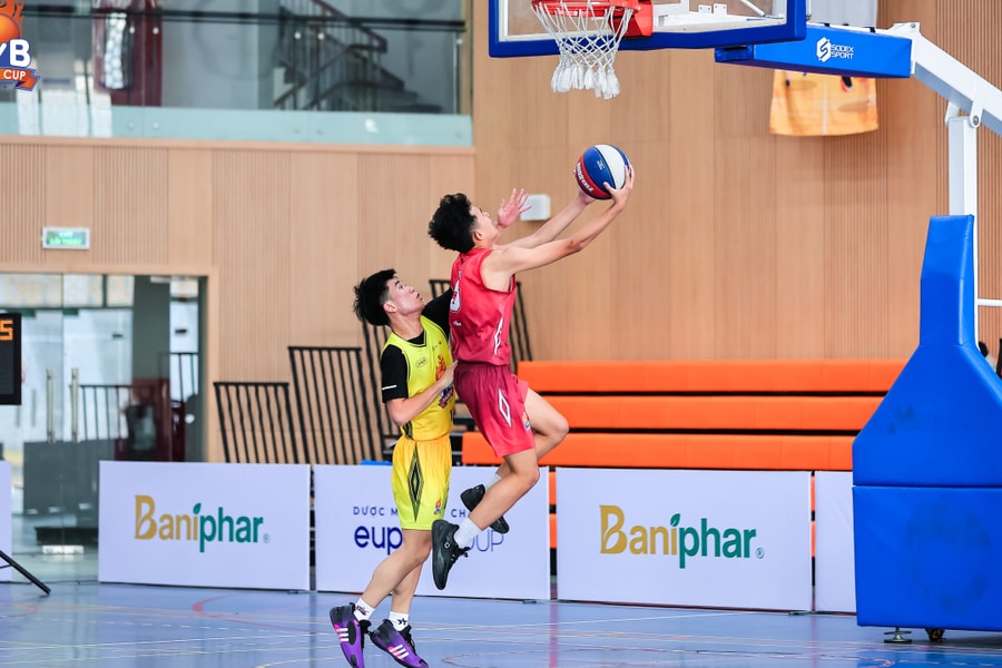 Cầu Giấy đấu Vinschool The Harmony ở chung kết Giải Bóng rổ Trẻ VnExpress