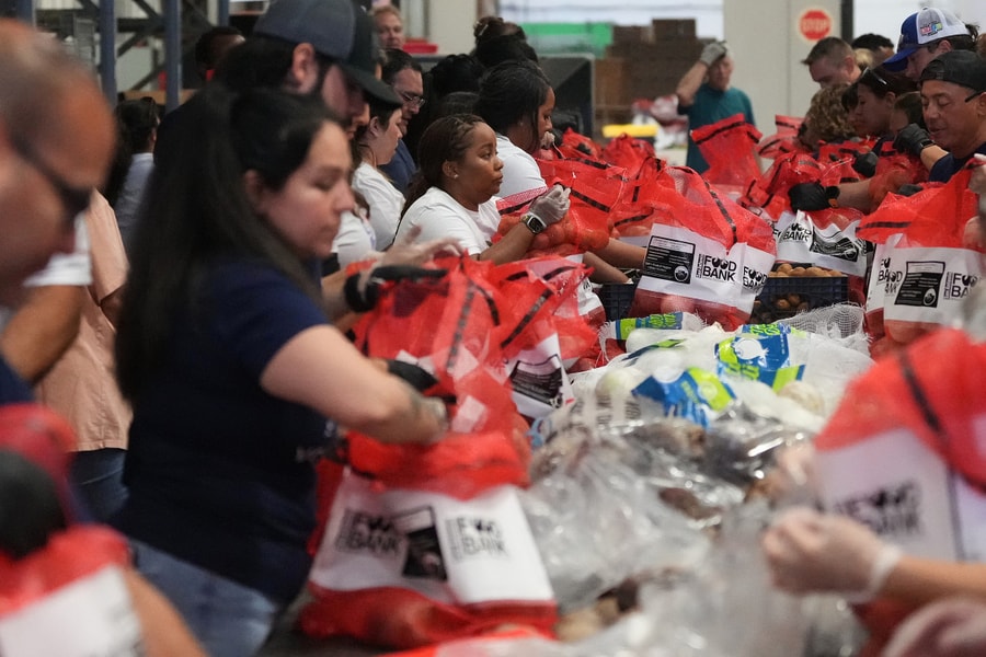 2,4 triệu người Mỹ nguy cơ mất tem phiếu thực phẩm