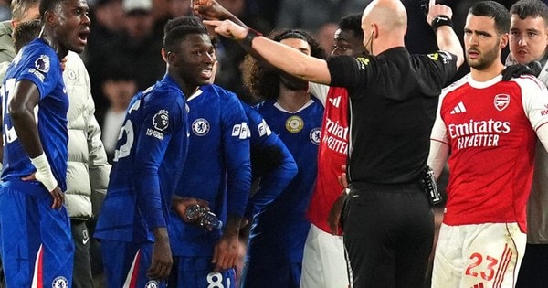 Premier League: Chelsea-Arsenal chia điểm trong trận cầu 'mưa thẻ phạt'
