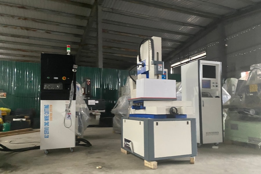 Phát hiện sai phạm nghiêm trọng trong nhập khẩu máy móc đã qua sử dụng